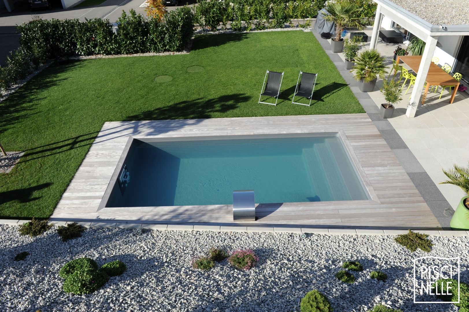 Reportage photo piscine rectangulaire en Suisse