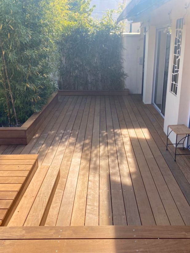 L'ensemble de la terrasse a été rénovée pour donner une cohérence générale à l'espace extérieur.