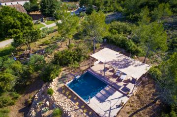 A square pool with clean lines providing the perfect spot to unwind and get away from it all.