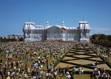 Emballage du Reichstag par l'artiste Christo