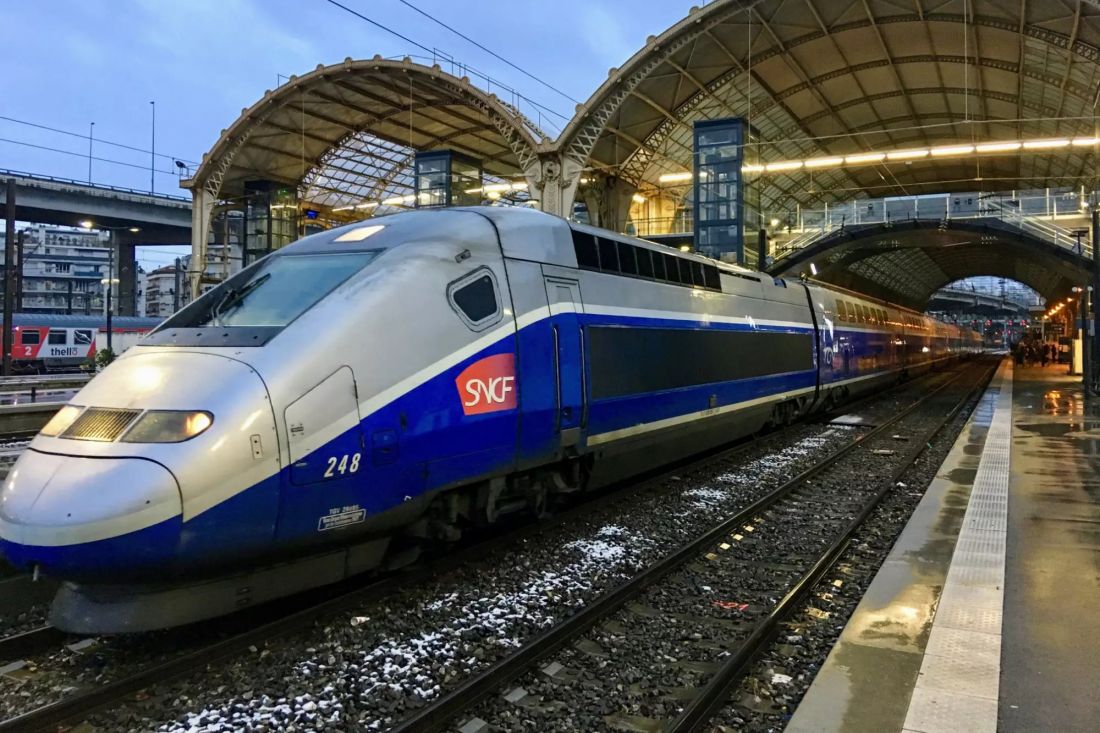 Le TGV Duplex a été rendu possible grâce à la légèreté et à l'exceptionnelle résistance aux efforts de l'aluminium.