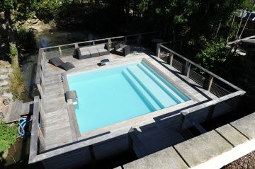 Bo5 swimming pool with a white liner