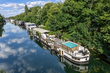 Piscinelle sur péniche - berges boisées Île-de-France