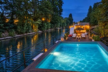 Piscinelle péniche Seine - vue portrait