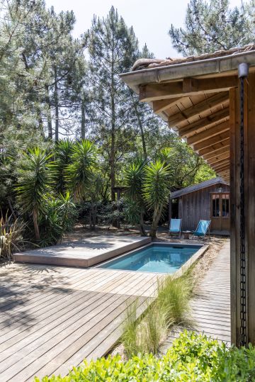 Petite piscine enterrée moins de 10m² avec liner gris au Cap Ferret - Piscinelle