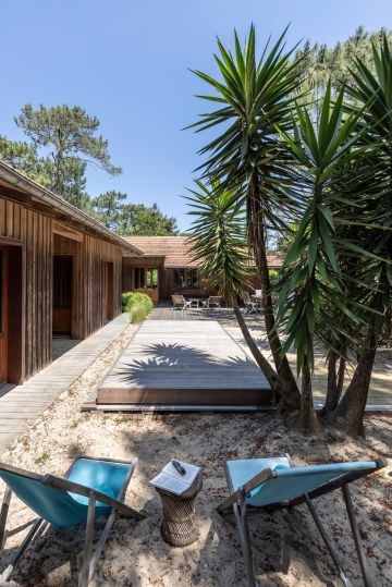 Terrasse mobile piscine Rolling-Deck fermée - piscine design sans autorisation Cap Ferret