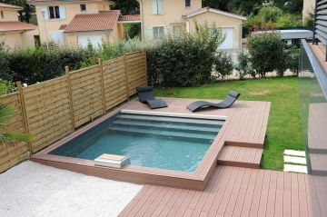 Une piscine Piscinelle carrée à Lyon