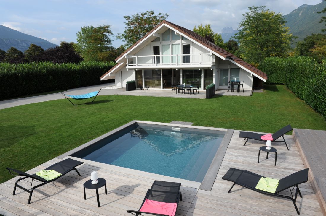 Cette Piscinelle, installée par son propriétaire, a obtenu le Trophée d'Or 2014 de la piscine installée par un particulier décerné par la Fédération de Professionnels de la Piscine