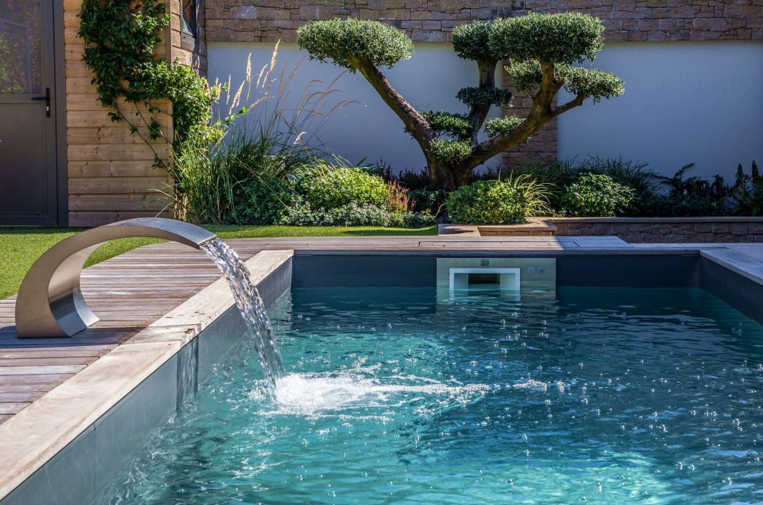 The lapping of water from the fountain provides a peaceful soundtrack for future naps…