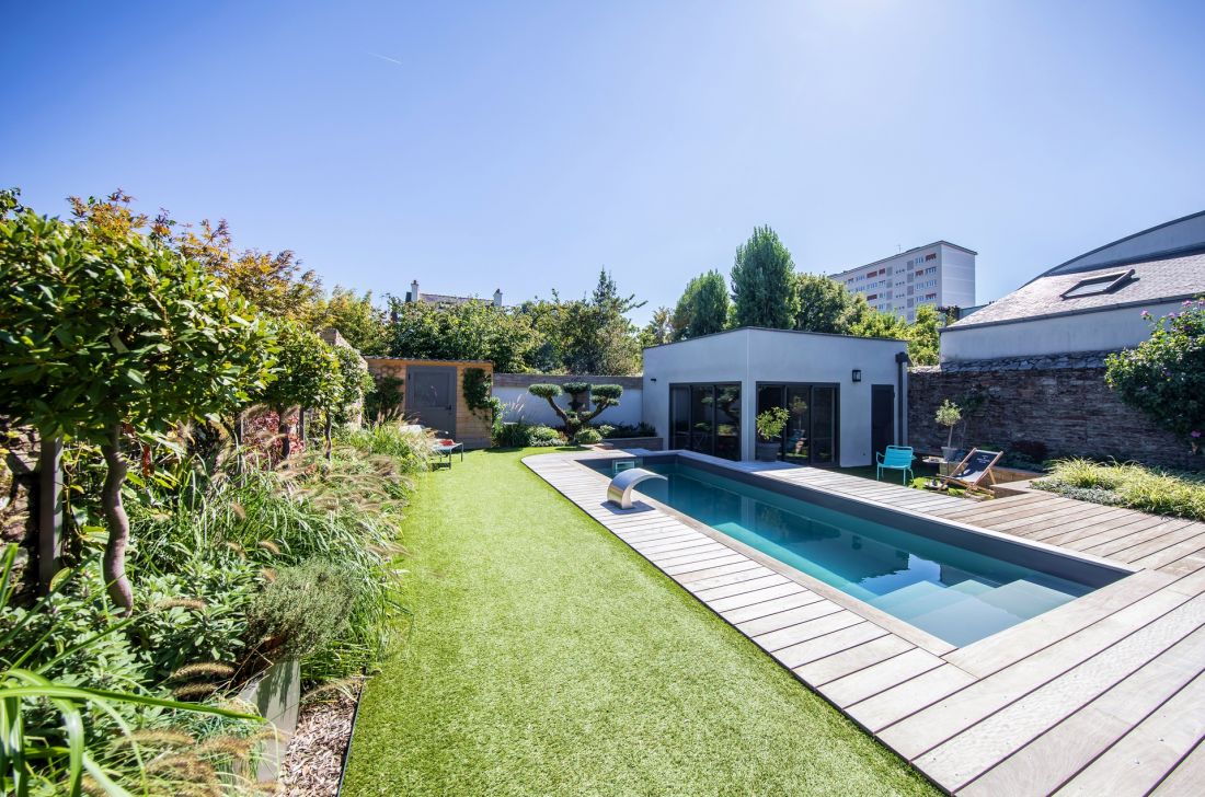 This urban pool is installed in a property in Nantes city centre.