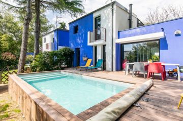 Although not obvious from some images, this Piscinelle pool is fully above-ground, bringing it level with the house.