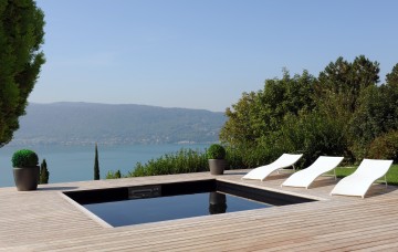 Semi-inground pool on Lake Annecy