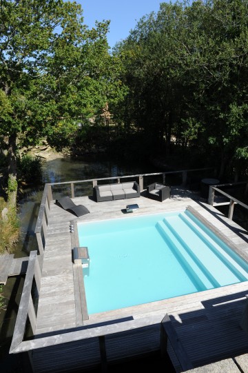 Semi-inground pool in Nantes