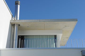 Balcon donnant sur la Piscinelle en Suisse