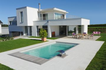 Piscinelle réalisée dans le projet de construction de cette maison d'architecte en Suisse.