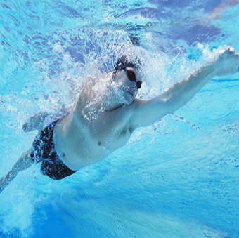 Aquabike vélo piscine sport nage à contre-courant