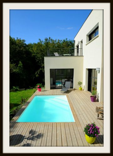 2013 Piscinelle Gold award - Modern, minimalist inground pool