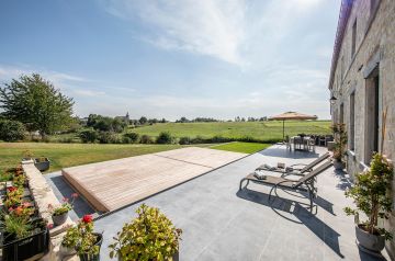 Une fois le Rolling-Deck fermé, la maison redevient comme normale, celle du quotidien. Mais sous la terrasse... les vacances !